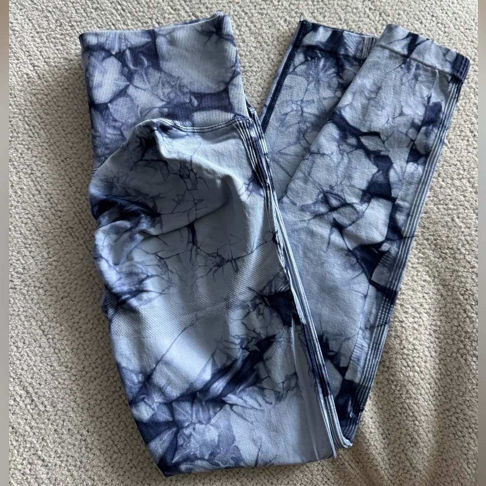 Cute stretchy butt scrunch gym leggings